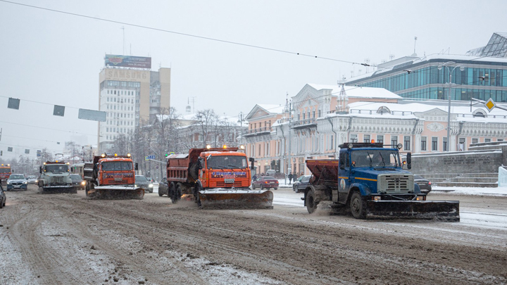 Из Екатеринбурга за ночь вывезли почти 7000 тонн снега