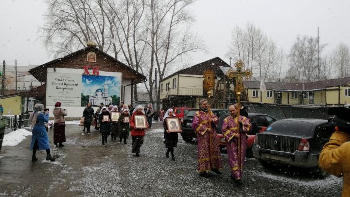В Екатеринбурге прошёл антикоронавирусный крестный ход