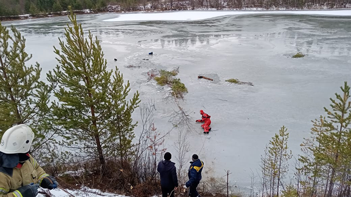 В Волчанске рыбак утонул, провалившись под тонкий лёд