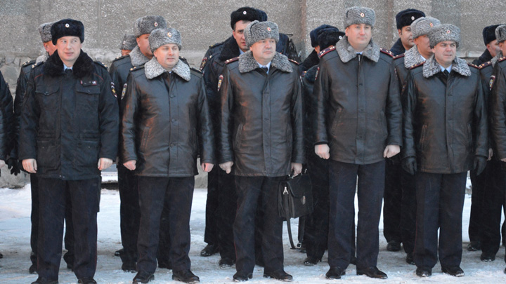 Руководители свердловской полиции сдают зачёты по боевой подготовке