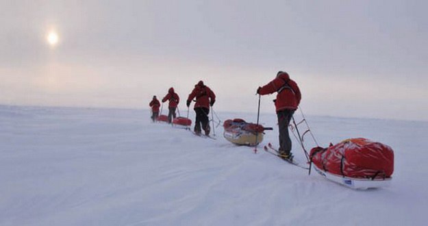 Утренний дайджест: на лыжах – к Северному полюсу