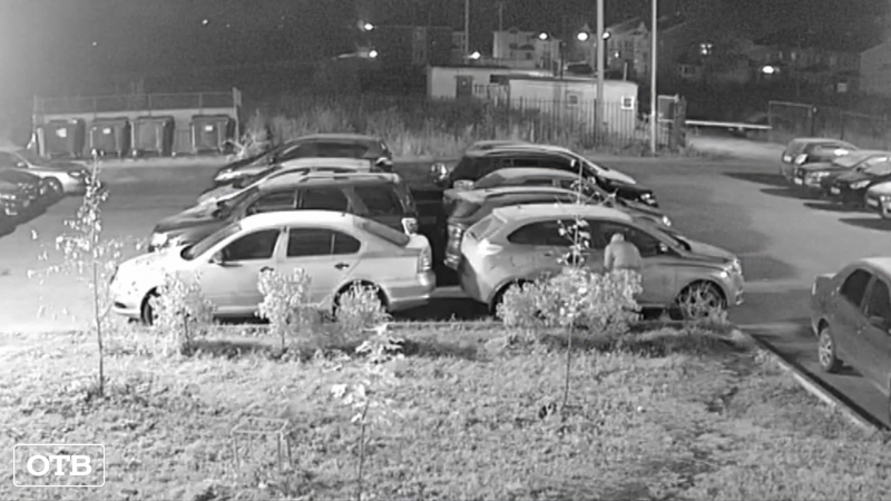 В Среднеуральске за ночь обокрали 17 автомобилей
