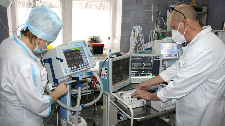Главная больница Качканара получила новое реанимационное оборудование
