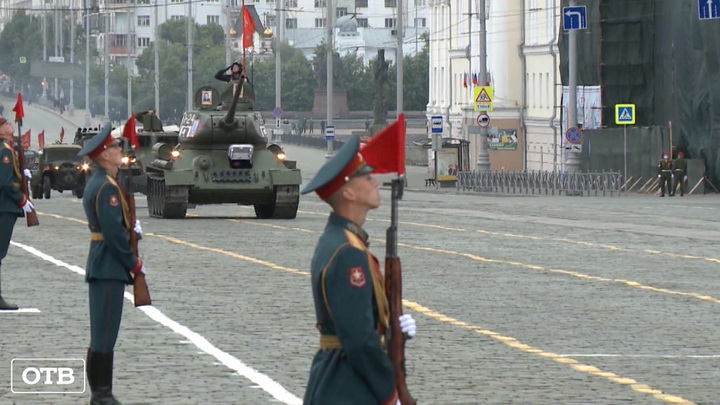 В Екатеринбурге состоялся парад в честь 75-й годовщины Великой Победы