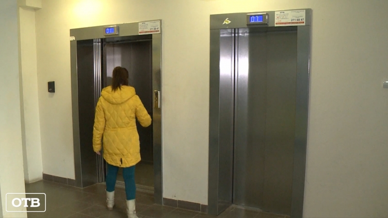 До конца года в Свердловской области заменят больше 1100 лифтов