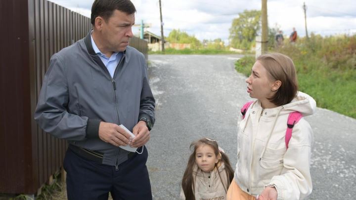 Губернатор Куйвашев потребовал чиновников ускориться с помощью семьям, пострадавшим от паводка в Салде