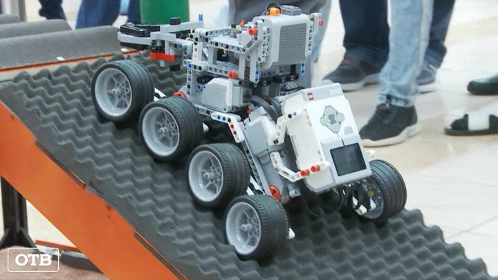 В Верхней Пышме прошли соревнования по экстремальной робототехнике