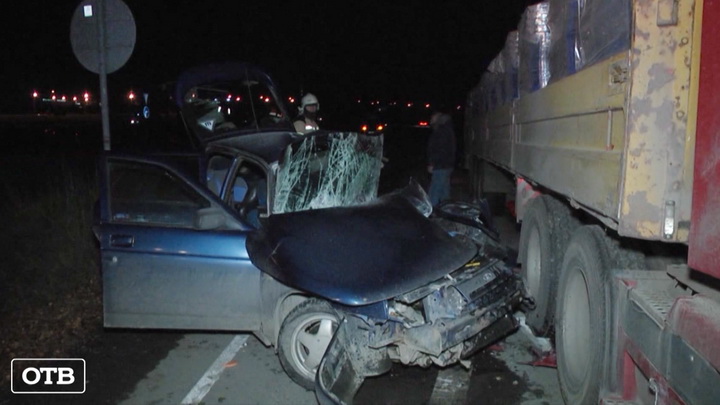 В аварии под Екатеринбургом погиб водитель ВАЗ-2112
