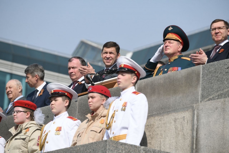 Губернатор обратился к жителям Свердловской области в День Победы