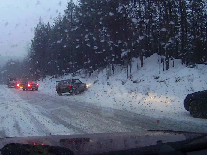 Свердловская ГИБДД призвала водителей учитывать ухудшение погодных условий