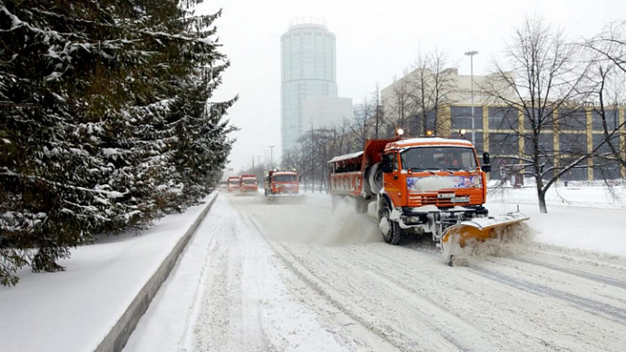 Больше 8000 тонн снега вывезено из Екатеринбурга за сутки