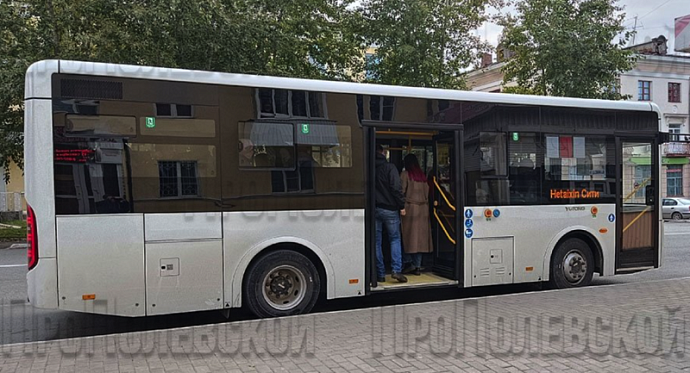 В Полевском на маршруты вышли новые низкопольные автобусы