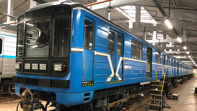 В Екатеринбург прибыли восемь модернизированных вагонов метро