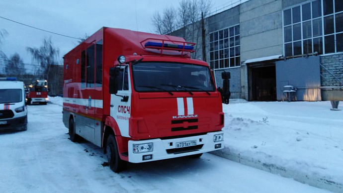 В Екатеринбурге из горящего цеха эвакуировались 30 человек