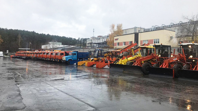 Дорожные службы Екатеринбурга высыпали 19 тонн противогололёдного материала