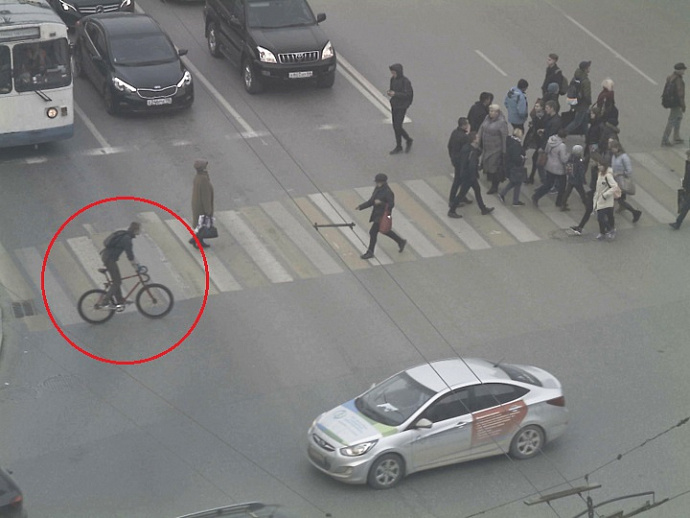 Полиция обнародовала новое фото велосипедиста, сбившего ребёнка