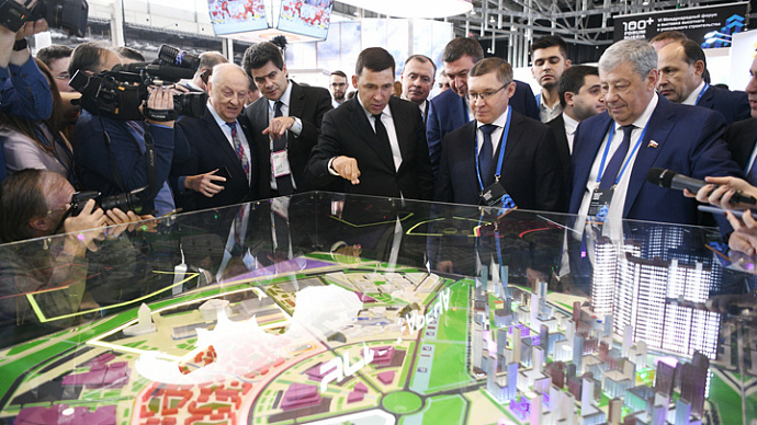 Главе Минстроя РФ показали технологии «городов будущего» в Екатеринбурге