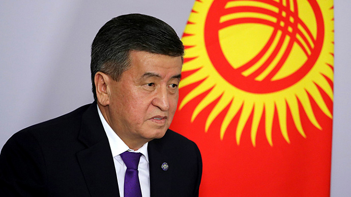 Президент Киргизии Жээнбеков ушёл в отставку