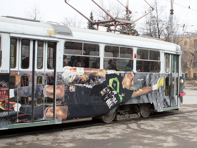 На улицы Екатеринбурга выйдет новый «футбольный» трамвай