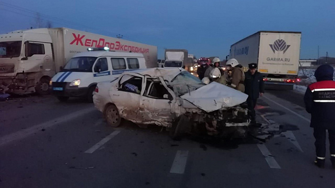На Тюменском тракте пенсионер погиб в ДТП с двумя грузовиками