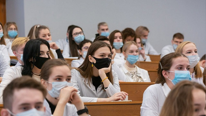 Свыше 340 студентов поступили на «цифровую кафедру» Уральского медуниверситета