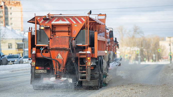Круглосуточная уборка: из Екатеринбурга в ноябре вывезли 50 тысяч тонн снега