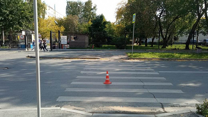 В Екатеринбурге ищут водителя, который сбил 16-летнюю девушку