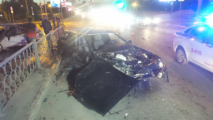 Три человека пострадали в жёстком ДТП на Токарей в Екатеринбурге