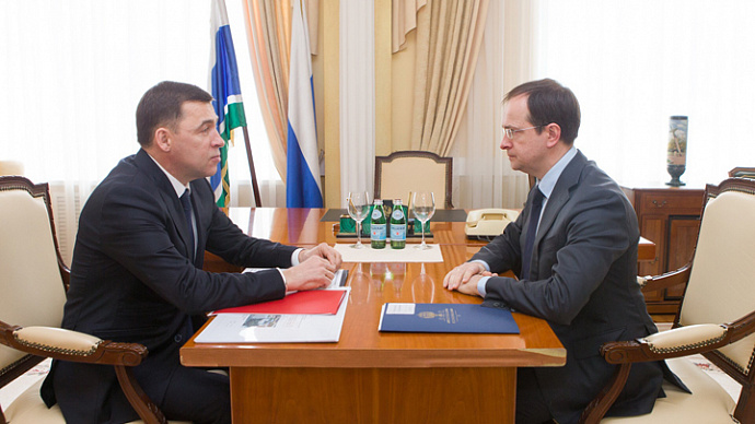 Владимир Мединский и Евгений Куйвашев провели рабочую встречу в Екатеринбурге