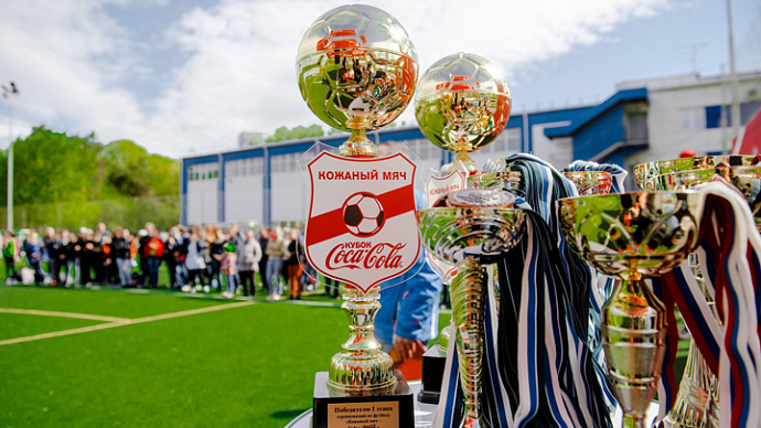 Екатеринбуржцы стали победителями свердловского турнира «Кожаный мяч»