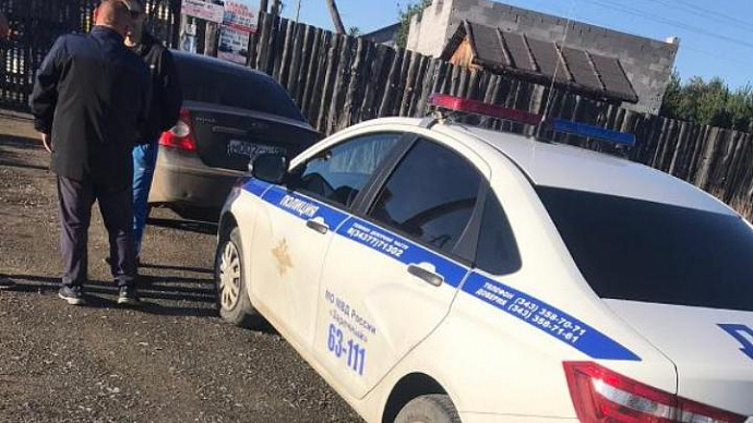 В Богдановиче водитель на «Форде» сбил пешехода и скрылся с места ДТП