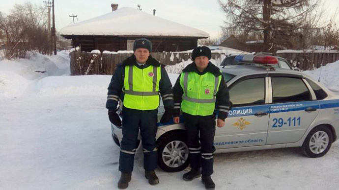 На трассе под Камышловом полиция спасла замерзающих пассажиров «Тойоты»