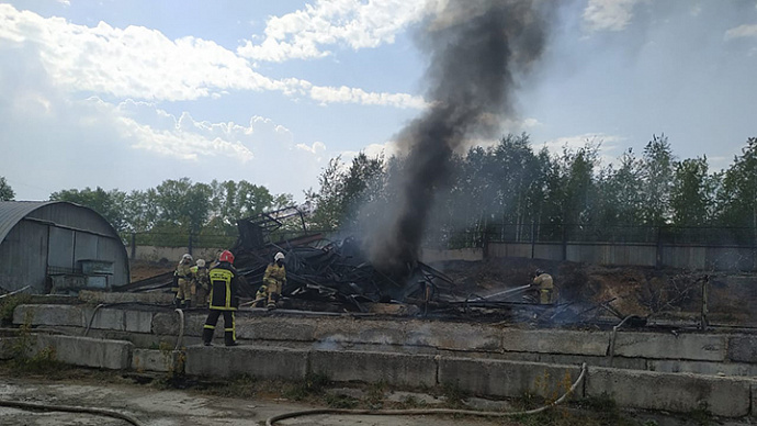 Крупный пожар в Екатеринбурге: горела градирня на Елизавете