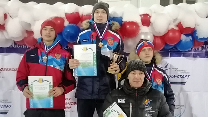 Екатеринбургские конькобежцы взяли три серебра на соревнованиях в Кирове