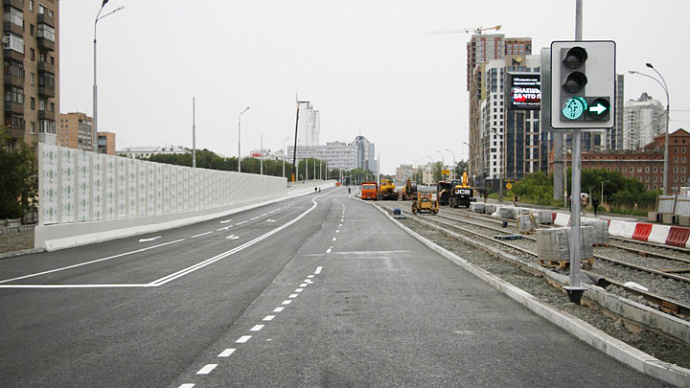 Движение на Макаровском мосту откроют до конца 2021 года