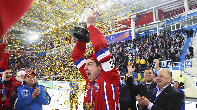 Свердловчанин помог сборной России стать чемпионом мира по хоккею с мячом
