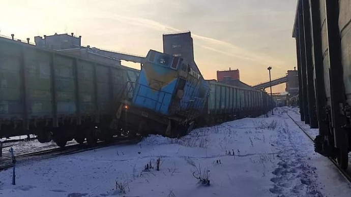 На территории Нижнетагильского металлургического комбината столкнулись два поезда