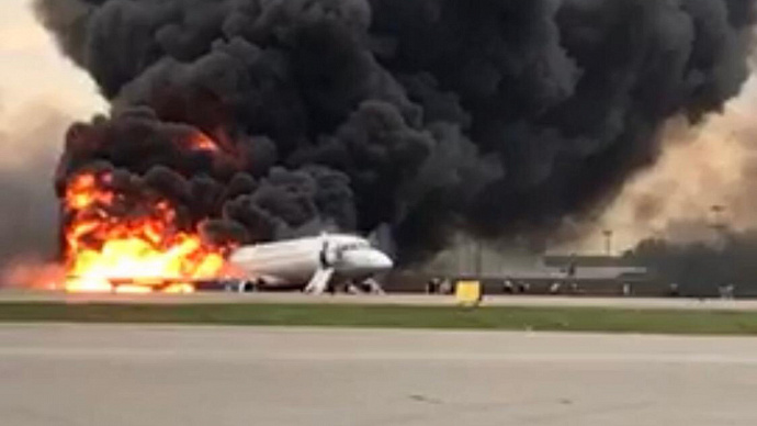 13 человек погибли в Шереметьево из-за пожара в самолёте