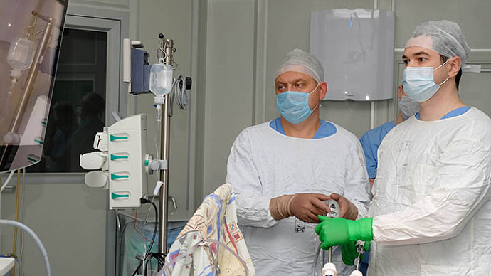 Уральские хирурги впервые малотравматично удалили опухоль пищевода