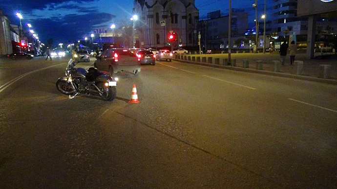 В центре Екатеринбурга байкер сбил 15-летнего велосипедиста