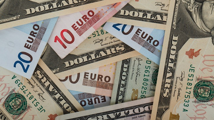 Екатеринбуржца будут судить за валютные махинации на 1,7 млрд рублей