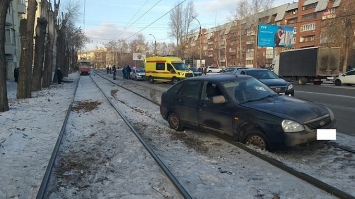 В Екатеринбурге водителю, насмерть сбившему мужчину с ребенком, грозит до 7 лет тюрьмы