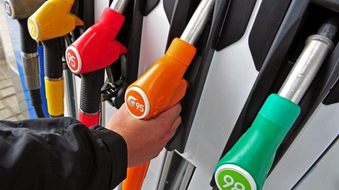 Плюс 80 копеек за литр: в России заметно выросли цены на бензин