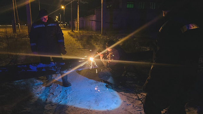 Крупная авария в Красноуральске: грузовик снёс газовую трубу