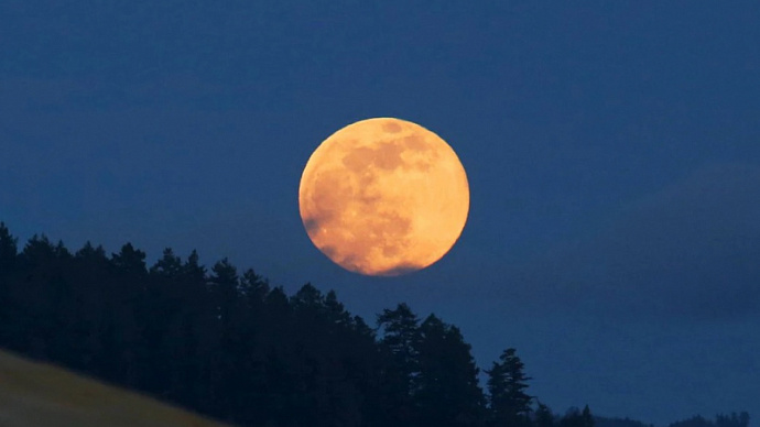 Луна приближается: суперлуние в ночь с 14 на 15 июня