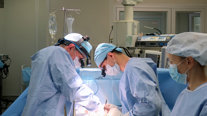 Хирурги ОКБ №1 впервые провели миниинвазивную операцию на митральном клапане сердца