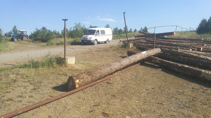 Уральская деревня осталась без газа из-за опрокинувшегося грузовика