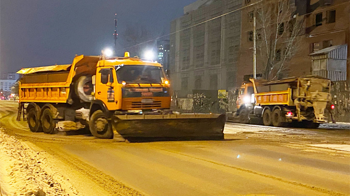 За сутки из Екатеринбурга вывезли больше 14 тысяч тонн снега