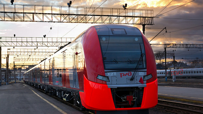 Евгений Куйвашев снизил стоимость проезда в электричках в пределах Екатеринбурга до 35 рублей