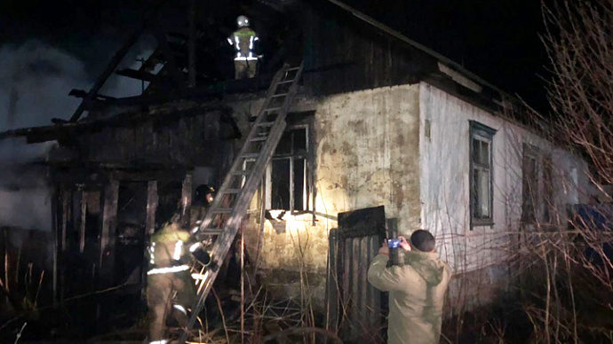 В Красноуфимске два человека погибли при пожаре в частном доме